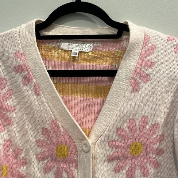 Society & Stitch. McKay 3 button floral cardigan. Size XXL - Picture 5 of 12